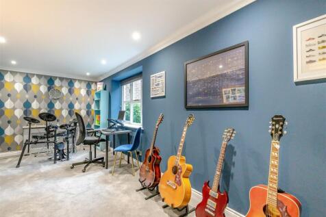 8651198-interior41.jpg