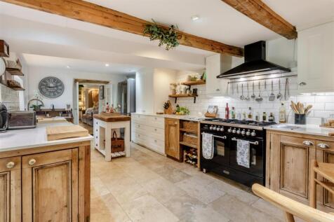 8657653-interior41.jpg