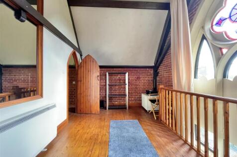 Galleried Study/bedroom