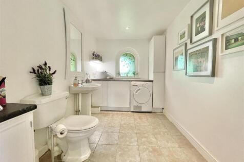 Cloakroom/Utility