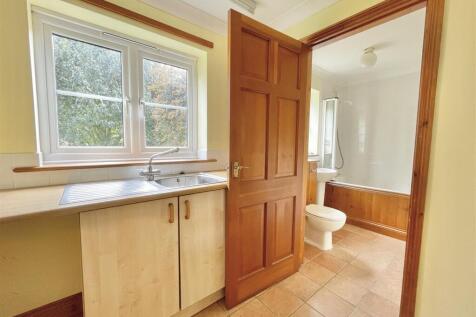Utility through to bathroom