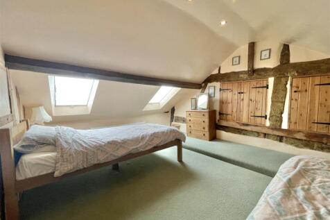 Annex first floor bedroom
