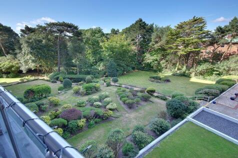 Balcony (Views Over Gardens)