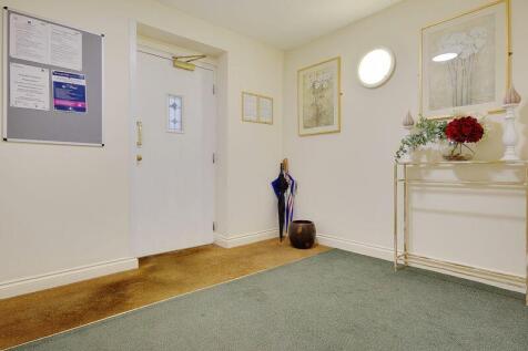 Communal Entrance Foyer
