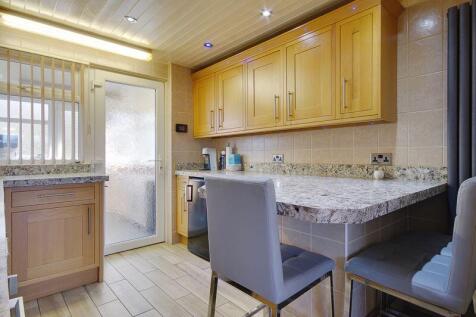 Kitchen/Breakfast: