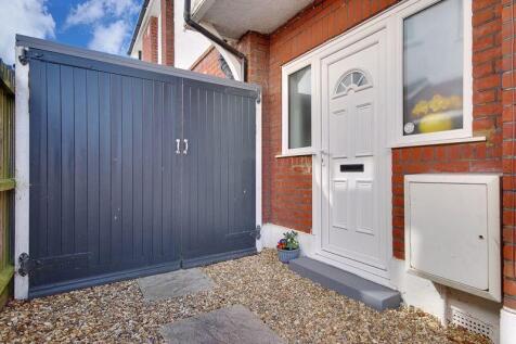 Front External (Side Gate &amp; Front...