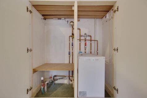 Entrance Hall (Sunamp Heating)