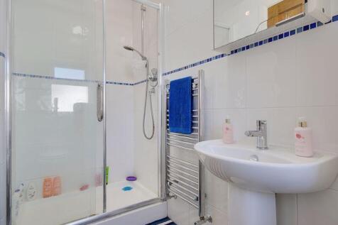 Bedroom One (En-Suite)