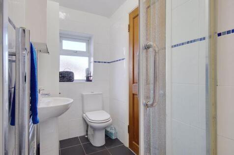 Bedroom One (En-Suite)