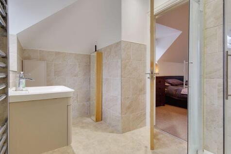 Bedroom Two (En-Suite)