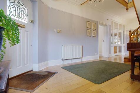Entrance Reception/Hallway