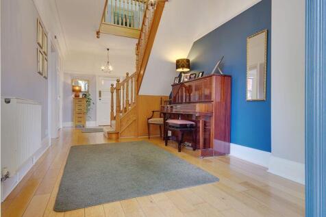 Entrance Reception/Hallway