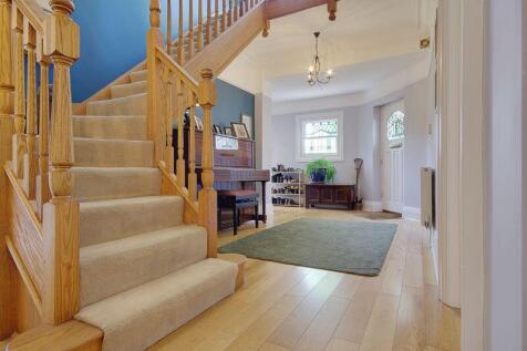 Entrance Reception/Hallway