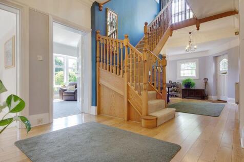 Entrance Reception/Hallway