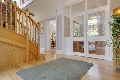 Entrance Reception/Hallway
