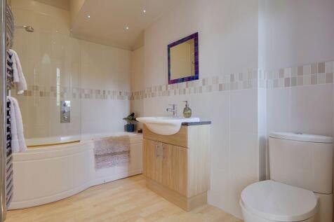 Bedroom One (En-Suite)
