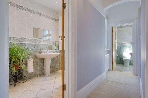 Separate WC &amp; Bathroom