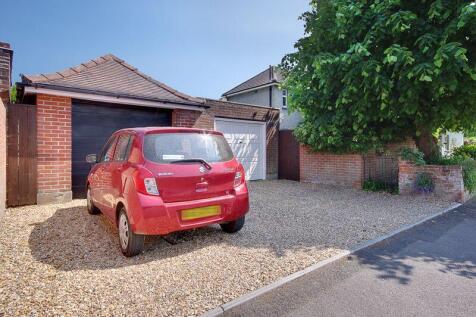 Driveway Parking &amp; Double Garage