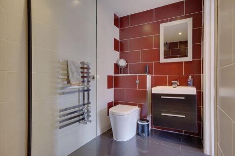 Bedroom One (En-Suite)