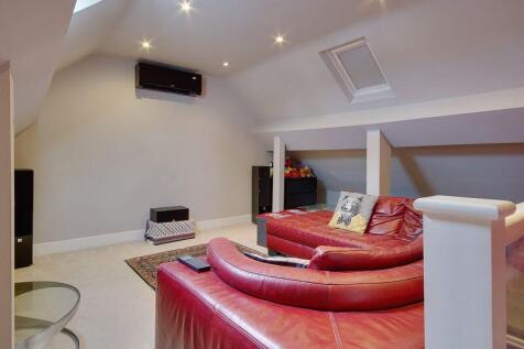 Loft Room (Cinema Room)