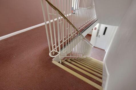 Communal Stairwell (&#43; Lift)