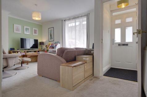 Entrance Hall/Lounge