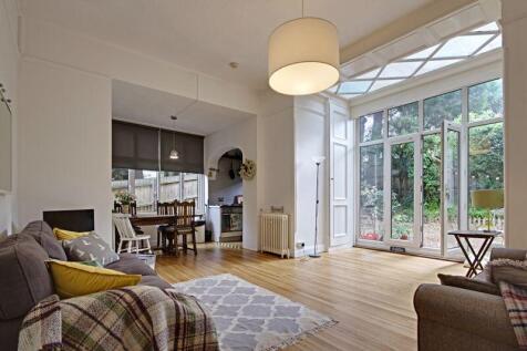 Open Plan Lounge/Dining/Kitchen