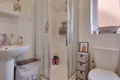 Bedroom One (En-Suite)