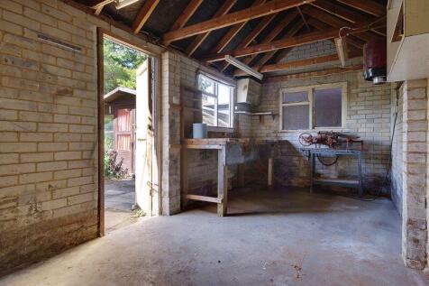 Garage/Workshop