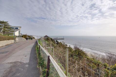 Bournemouth Beach (0.4 miles away)