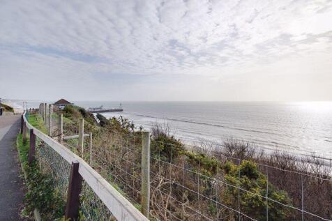 Bournemouth Beach (0.4 miles away)