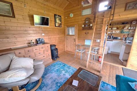 Wendy House Lounge