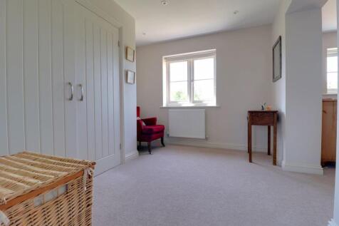 Bed 1 Dressing Room