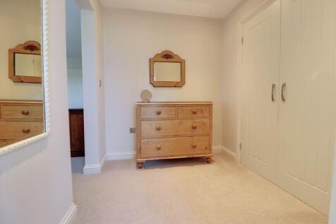 Bed 2 Dressing Room