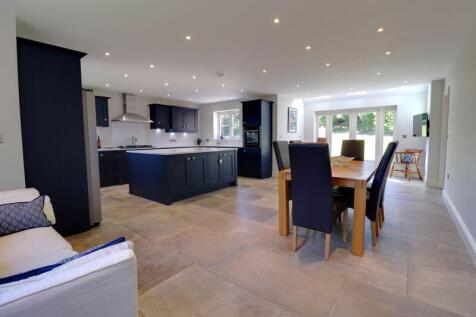 Family Dining Kitchen
