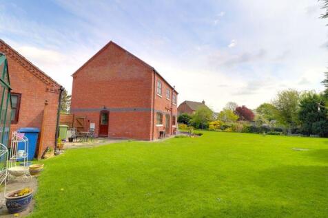 Rear Garden/Side Elevation