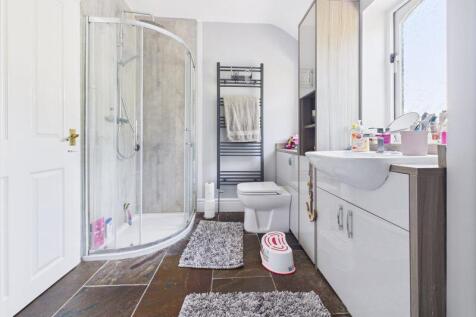 Bath/Shower Room