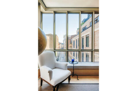 Floral_Court_17b