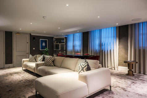 Floral_Court_28