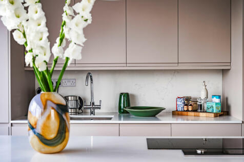 Stirling_Court_03