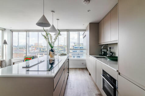 Stirling_Court_17