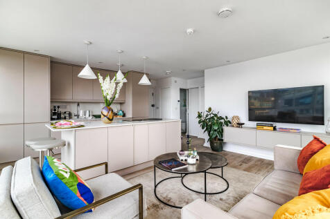 Stirling_Court_20