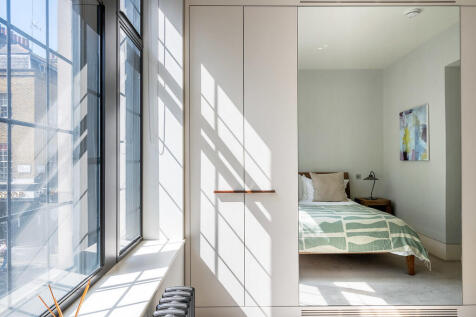 Paramount_House_0...