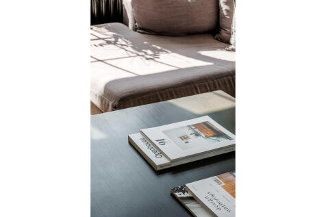 Paramount_House_1...