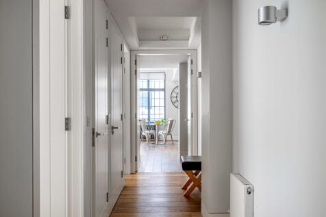 Paramount_House_2...