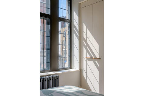 Paramount_House_0...