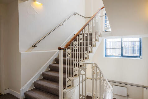 Paramount_House_2...