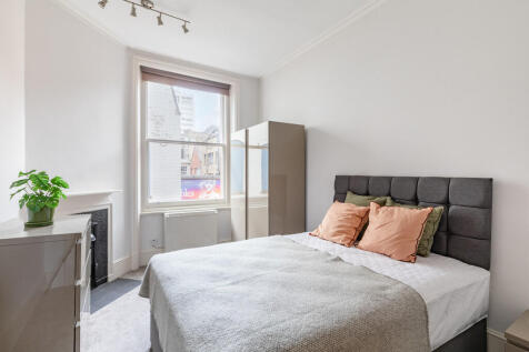 7_Charing_Cross_M...
