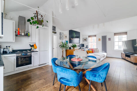 Cranbourn_Street_...