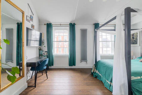 Cranbourn_Street_...